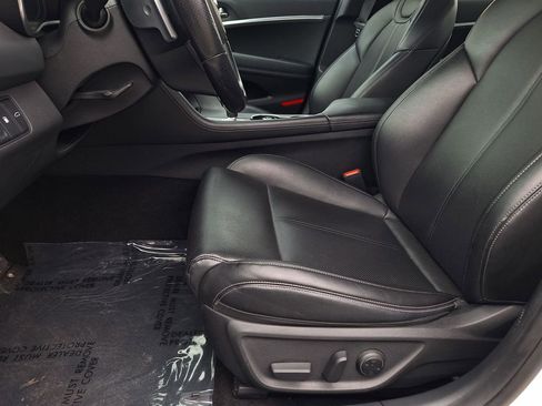 Used 2022 Genesis G70 2.0T RWD image 11
