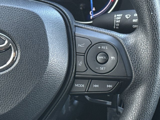 Certified 2025 Toyota RAV4 LE AWD/4WD image 17