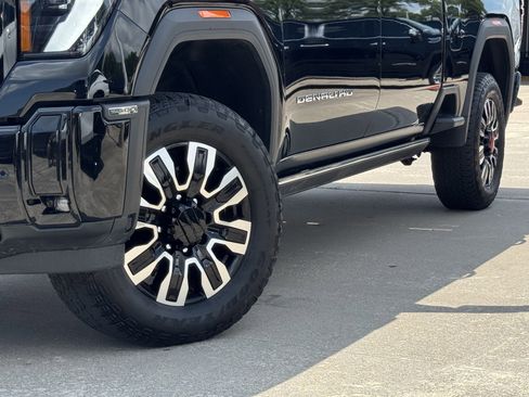 Used 2025 GMC Sierra 2500 Denali Ultimate AWD/4WD image 12