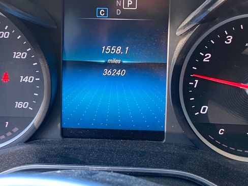 Used 2022 Mercedes-Benz GLC 300 image 8