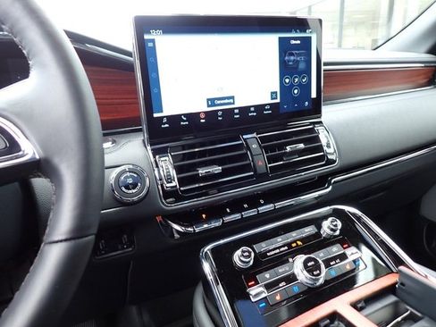 New 2024 Lincoln Navigator L Reserve image 22