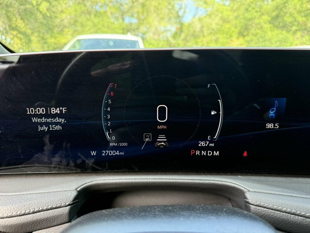 Used 2025 Cadillac XT4 Premium Luxury FWD image 4