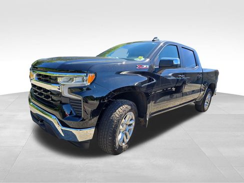 Used 2024 Chevrolet Silverado 1500 LT w/ Z71 Off-Road Package AWD/4WD image 5