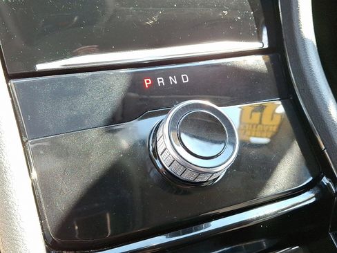 Used 2022 Jeep Grand Cherokee Laredo w/ Luxury Tech Group I image 14