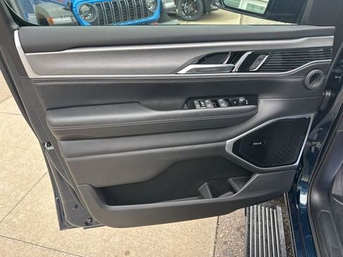 New 2026 Jeep Grand Wagoneer Limited AWD/4WD image 10
