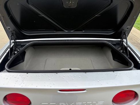 Used 2001 Chevrolet Corvette Convertible w/ Preferred Equipment Group2 RWD image 36