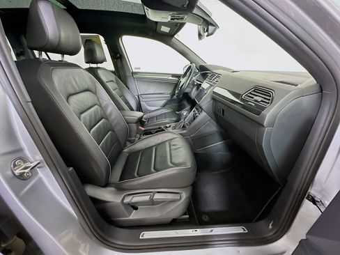 Used 2019 Volkswagen Tiguan SEL Premium R-Line image 32
