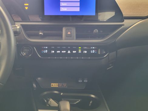 Used 2025 Lexus UX 300h FWD image 21