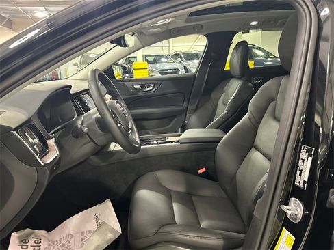 Certified 2025 Volvo V60 B5 Cross Country Plus image 10