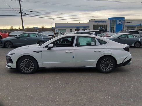 New 2025 Hyundai Sonata SEL image 2