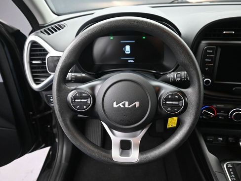 Used 2023 Kia Soul LX image 20