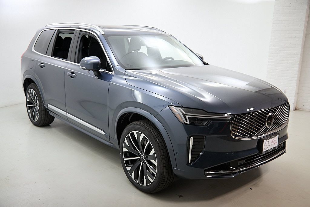 New 2026 Volvo XC90 T8 Plus w/ Protection Package AWD/4WD image 4