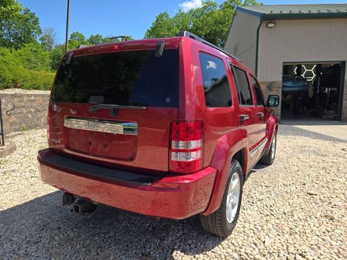 Used 2012 Jeep Liberty Sport AWD/4WD image 6