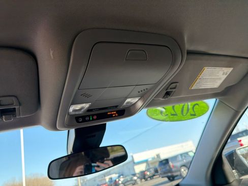 Used 2023 Chevrolet Equinox LT image 20