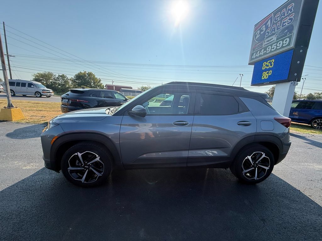Used 2021 Chevrolet TrailBlazer RS w/ Sun and Liftgate Package FWD image 7