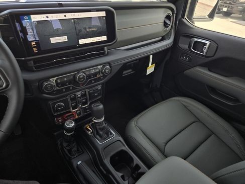New 2026 Jeep Gladiator Mojave AWD/4WD image 17