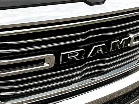 Used 2019 RAM 1500 Laramie image 30