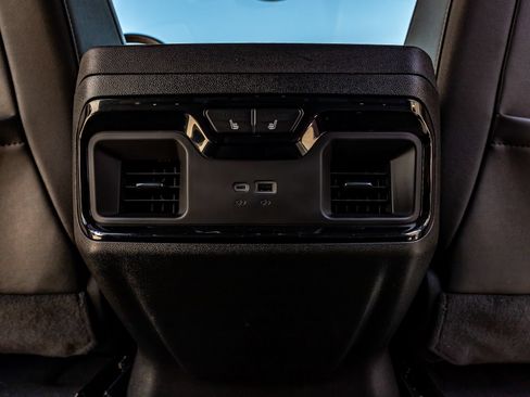 Used 2024 GMC Sierra 2500 AT4 w/ AT4 Premium Plus Package AWD/4WD image 33