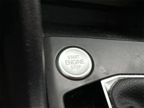 Used 2022 Volkswagen Taos SE image 10