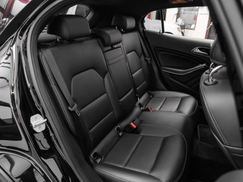 Used 2018 Mercedes-Benz GLA 250 4MATIC image 33