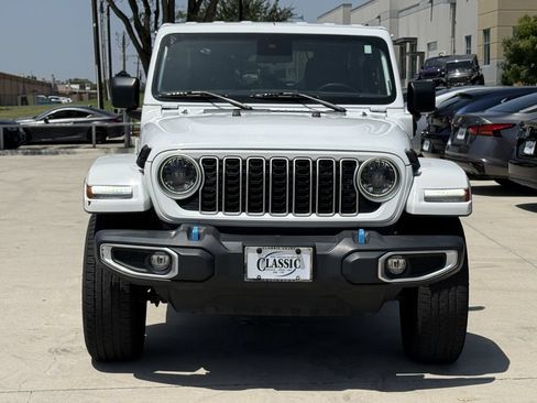Used 2024 Jeep Wrangler Unlimited Sahara AWD/4WD image 7