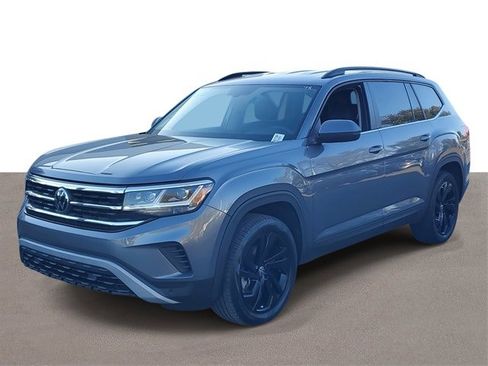 Certified 2023 Volkswagen Atlas SE w/ Black Wheel Package image 2