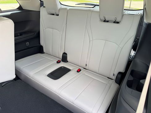 New 2027 INFINITI QX60 Luxe w/ Family Package FWD image 35