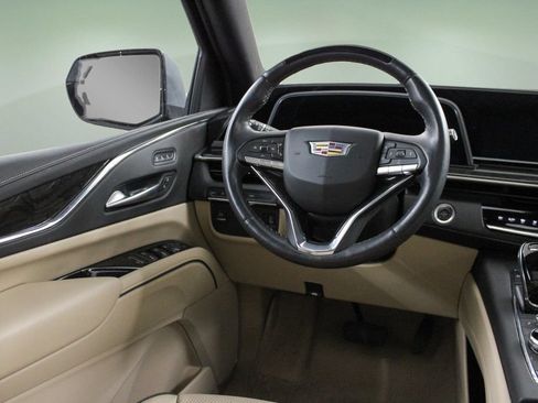 Used 2024 Cadillac Escalade Premium Luxury w/ LPO, Floor Liner Package AWD/4WD image 18