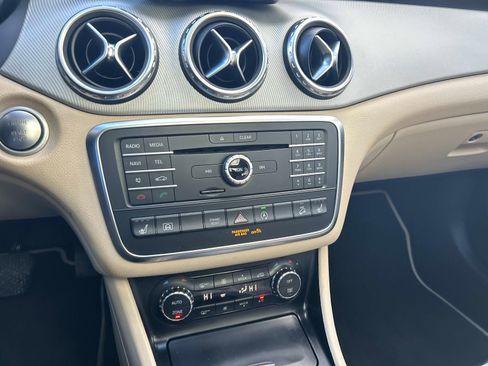 Used 2017 Mercedes-Benz GLA 250 4MATIC image 31