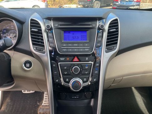 Used 2013 Hyundai Elantra GT w/ Touch & Go Pkg image 20