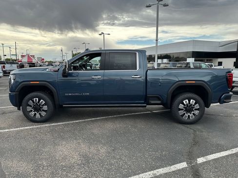 New 2026 GMC Sierra 2500 Denali w/ Denali Reserve Package AWD/4WD image 3