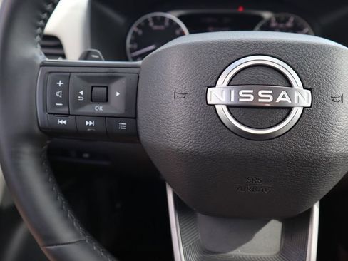 Certified 2025 Nissan Rogue SV image 21