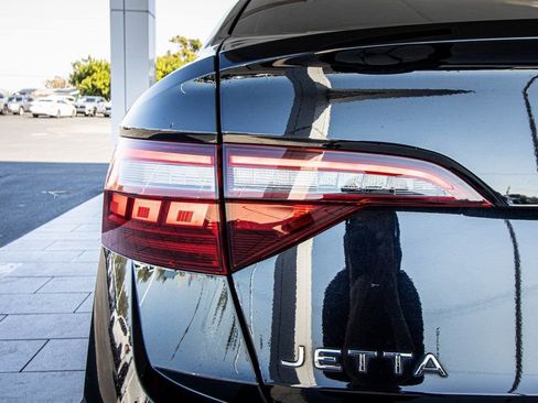 Used 2022 Volkswagen Jetta SE image 13