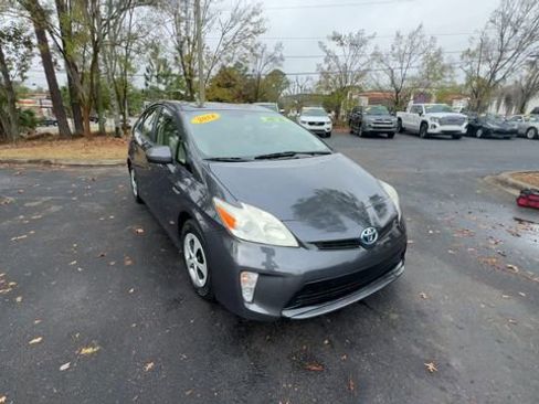 Used 2014 Toyota Prius Two image 2