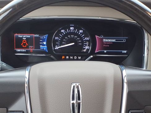 Used 2017 Lincoln Navigator L Select AWD/4WD image 15