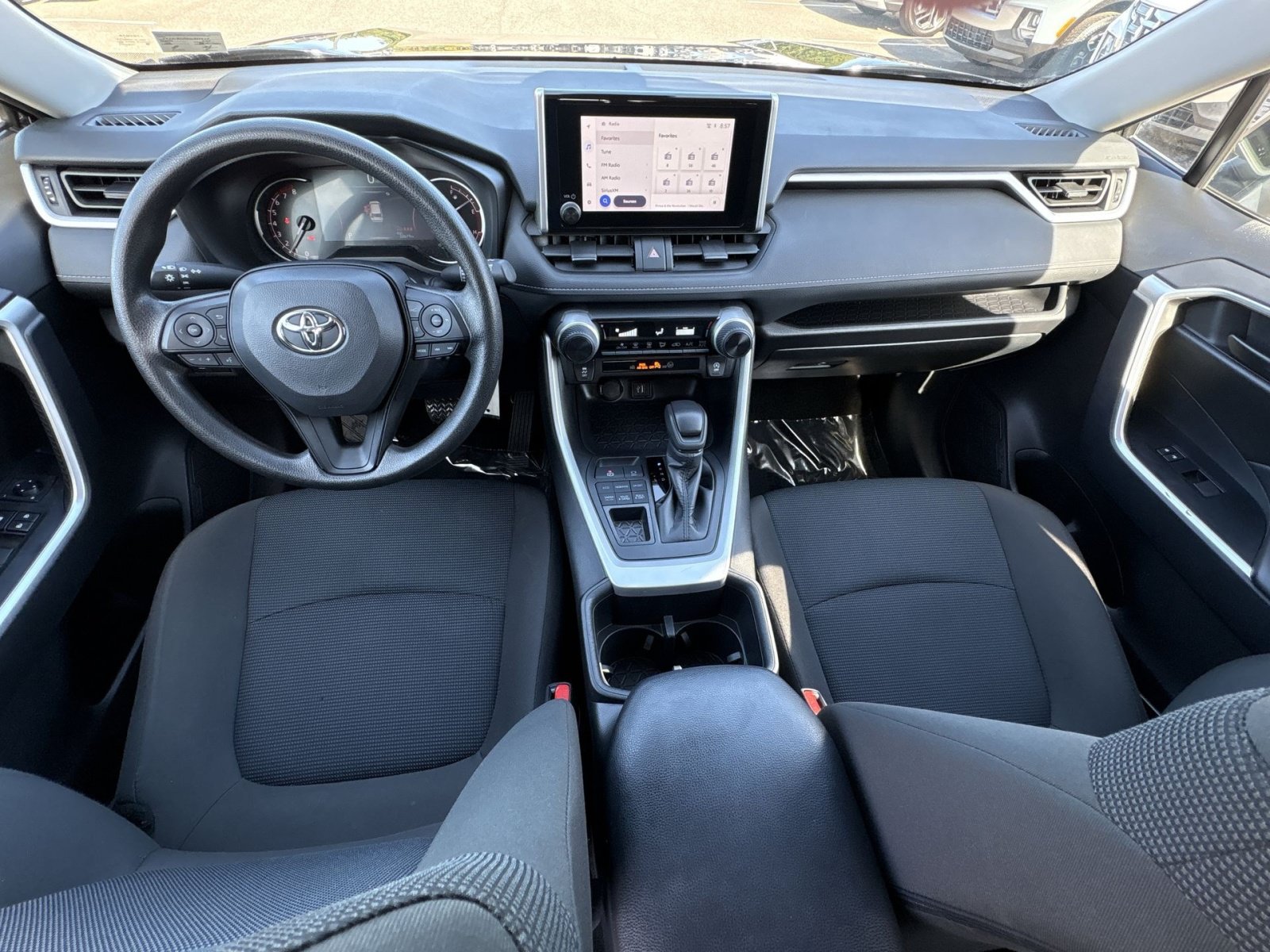 Used 2025 Toyota RAV4 LE AWD/4WD image 22