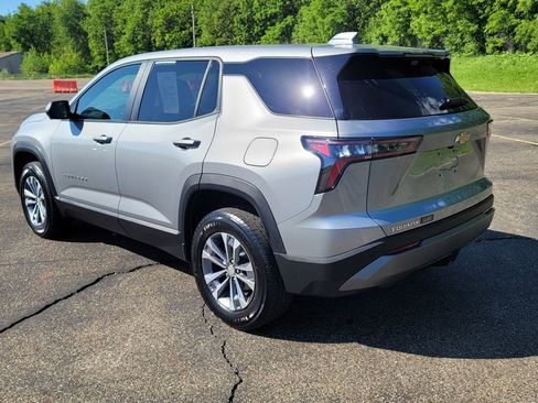 Used 2026 Chevrolet Equinox LT w/ Convenience Package II FWD image 9