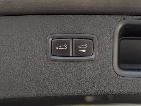 Used 2018 Porsche Macan AWD/4WD image 8