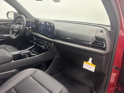 New 2026 Chevrolet Traverse LT w/ Driver Confidence Package FWD image 32
