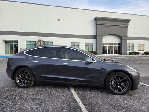 Used 2018 Tesla Model 3 Long Range image 5