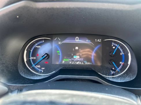 Used 2025 Toyota RAV4 LE AWD/4WD image 31