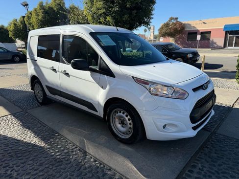 Used 2018 Ford Transit Connect XLT image 3