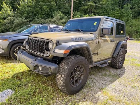 Used 2025 Jeep Wrangler Sport AWD/4WD image 2