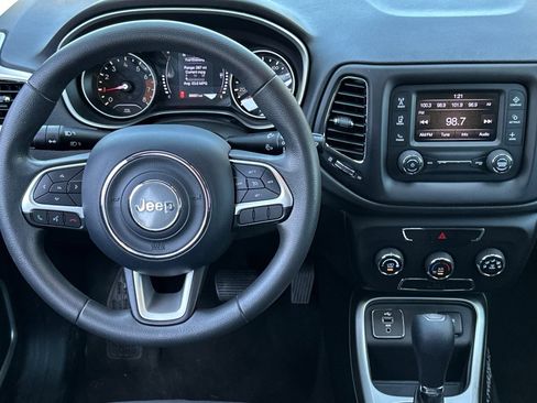 Used 2018 Jeep Compass Sport FWD image 14