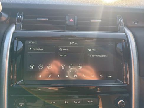 Used 2018 Land Rover Discovery HSE image 21