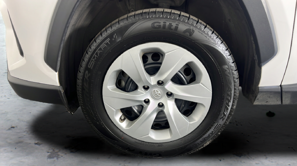 Used 2022 Toyota RAV4 LE AWD/4WD image 47