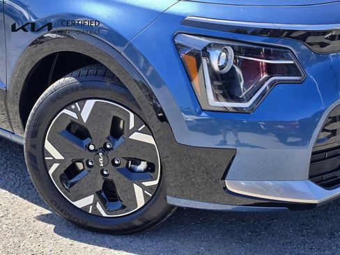 Certified 2024 Kia Niro Wind FWD image 9