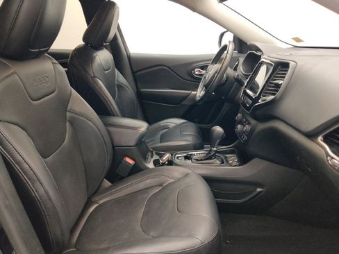 Used 2019 Jeep Cherokee Limited FWD image 21