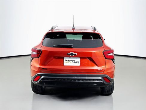 Used 2024 Chevrolet Trax RS w/ Driver Confidence Package FWD image 8