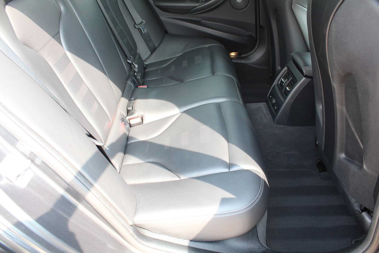 Used 2015 BMW M3 RWD image 22